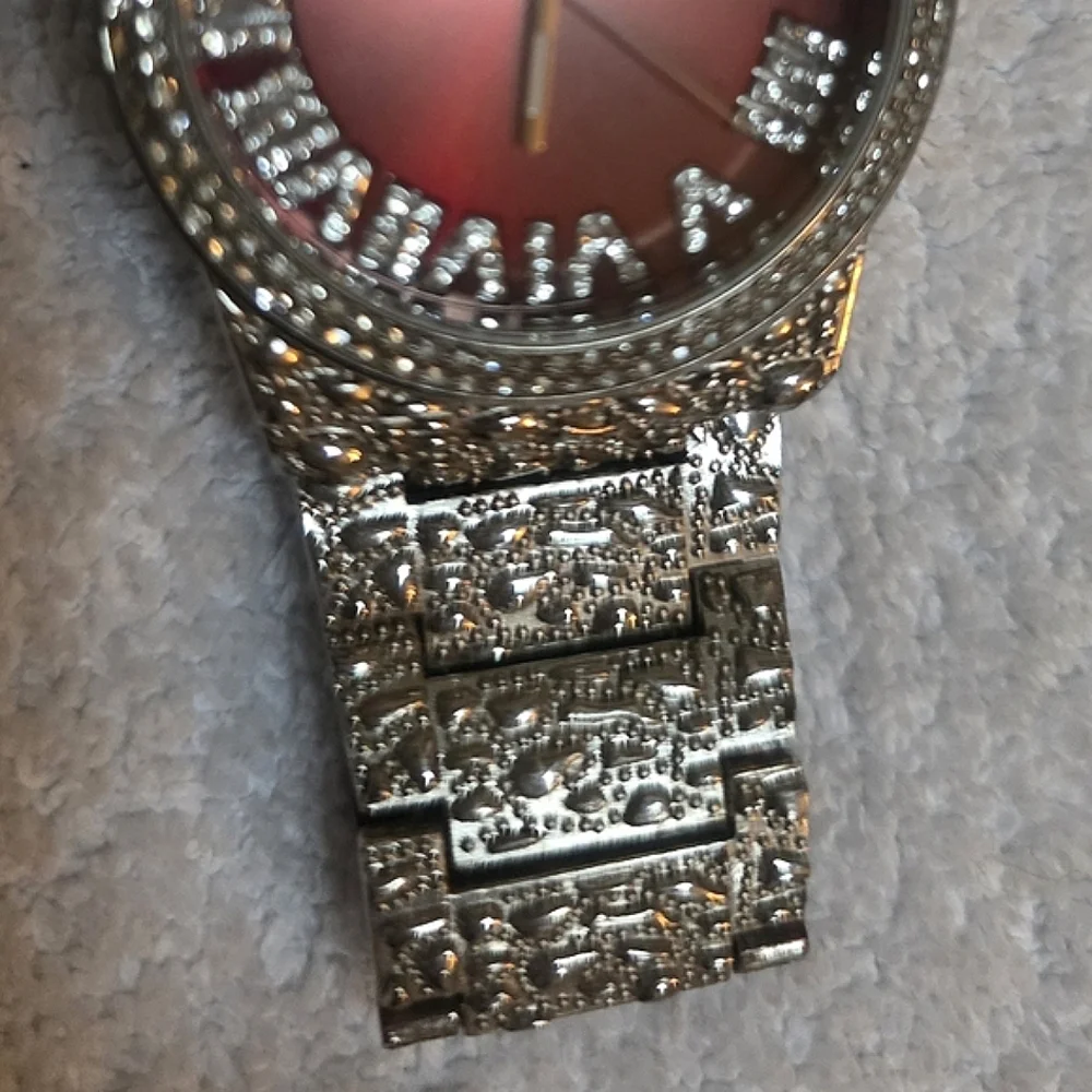 MEN WATCH ~ SILVER TONE STAINLESS STEEL 7.5